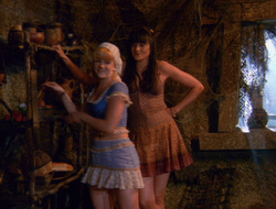 extant_XenaWarriorPrincess_6x10-OldAresHadAFarm_2322