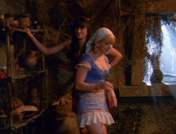 extant_XenaWarriorPrincess_6x10-OldAresHadAFarm_2323