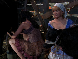 extant_XenaWarriorPrincess_6x10-OldAresHadAFarm_3052