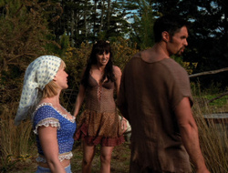 extant_XenaWarriorPrincess_6x10-OldAresHadAFarm_3255