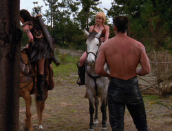 extant_XenaWarriorPrincess_6x10-OldAresHadAFarm_3699